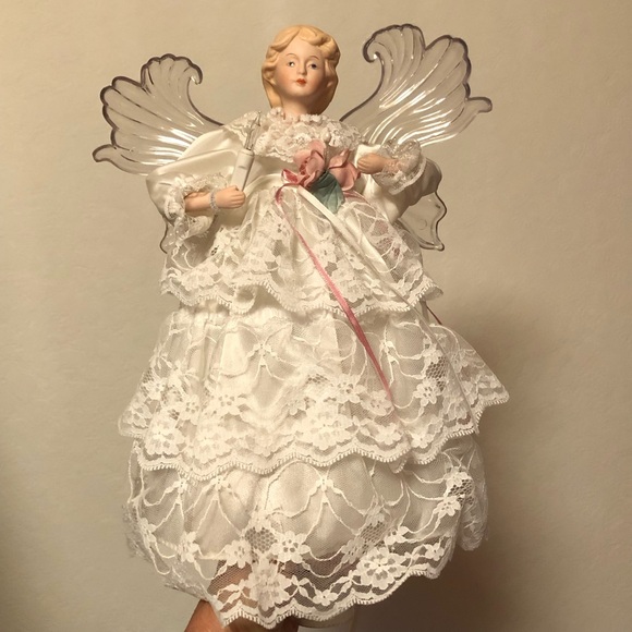 Holiday Classics treetop/tabletop animated Angel Figurine - Picture 4 of 12